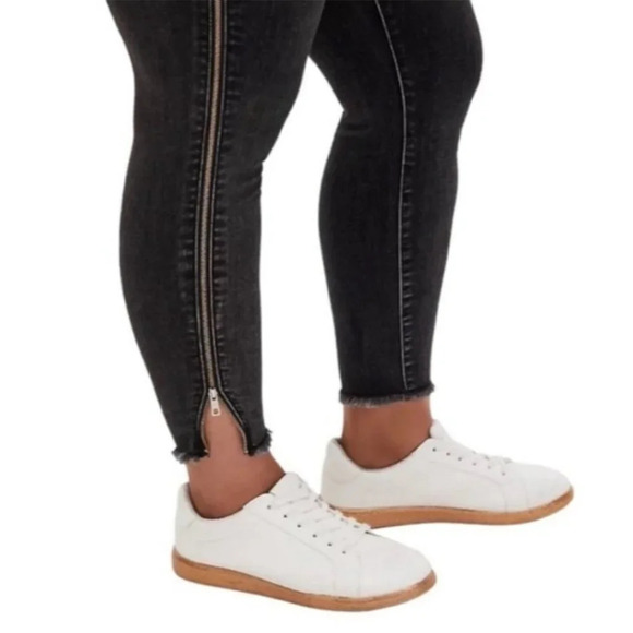 Torrid Bomshell Sky High Rise Skinny Zipper Jeans - Picture 3 of 16